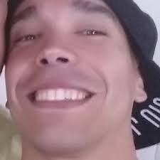 Stream Alan Bravo music