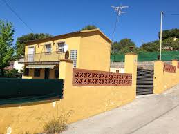 Encuentra alojamiento al mejor precio. Casa En Alquiler En La Urbanizacion Mas Roquer Finques Pascual