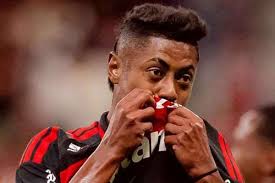 Flamengo pagará multa à Conmebol por cartão amarelo de Bruno Henrique; saiba quanto