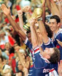 Didier deschamps wurde am 15.10.1968 geboren. World Cup 2014 France S Didier Deschamps Prepares For Germany The New York Times