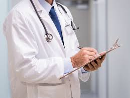 Número de médicos sem especialização cresce em 6 anos no Brasil | CNN Brasil