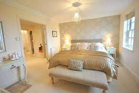 Checkou tonse of inspirations for rose gold bedroom decorations that will amaze you! 32 Superbe Chambres De Luxe Master Decordechambred Or Gold Bedroom Cream And Gold Bedroom Luxurious Bedrooms