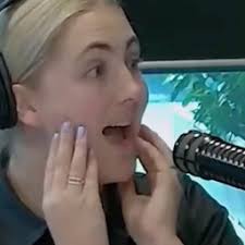 Opkald får radiostation til at tabe kæben: Du gætter ikke, hvad hans søster  sagde til deres forældre