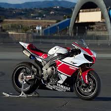 Black And Red Motorcycle Paint Jobs Yamaha R1 I Love Red Black White Liveries Motorcycle Paint Jobs Sport Bikes Yamaha R1