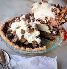 Top with chocolate chips, and drizzle with peanut butter. Chocolate Peanut Butter Ice Cream Pie With Brownie Bottom Home