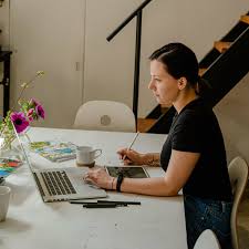 Design directors oversee design and branding projects for clients, manage design teams, and develop and supervise design projects. Graphic Designer Job Description