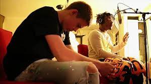 Juice wrld, marshmello, the kid laroi. The Kid Laroi Talks Bottling Juice Wrld S Last Words Following Go Collaboration S Platinum Win Hiphopdx