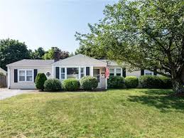 84 Janice Rd, Warwick, RI 02886