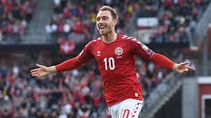 El danés christian eriksen cayó al suelo en el primer partido de dianamarca en la eurocopa 2020 frente finlandia. Highlights Denmark 2 0 Wales Uefa Nations League Uefa Com