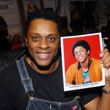 Opinions? What y'all think about the biological daddy and the step daddy  taking a picture with the daughter like this??? DADY 무로 SRTİA IFGRL Follow  @BossAntionekingAntione BRTHRAY