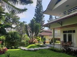 See 19 traveler reviews, 15 candid photos, and great deals for villa diamond, ranked #3 of 27 b&bs / inns in lembang and rated 3.5 of 5 at tripadvisor. Villa Joglo Lembang Cisaroni Parompong Book Your Hotel With Viamichelin