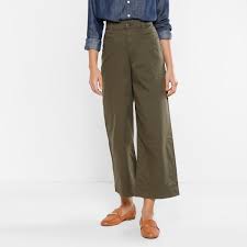 A wide leg pant continues to be one of the most versatile pieces in your wardrobe. Ribcage Wide Leg Cropped Pants Olive Green Levi S India