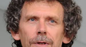 Born resigns from solar cases against Spain following challenge