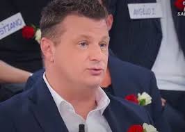 MARCO, CHI È IL NUOVO CAVALIERE DI GEMMA GALGANI A UOMINI E DONNE/ "Sei  elegante e affascinante": lei...