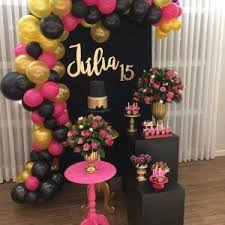 Si creías que decorar una fiesta de cumpleaños con poco presupuesto era una difícil tarea, estas opciones creativas te demuestran que con creatividad e ingenio todo es posible. Decoracion De Fiestas Rosa Fuscia Balloon Decorations Party Birthday Decorations Birthday Party Decorations