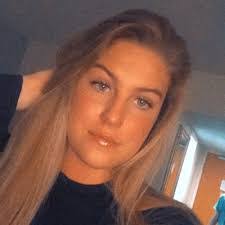 Natalie Tucker's Instagram, Twitter & Facebook