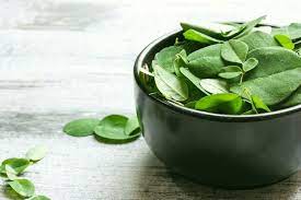Anda bisa menjadikannya minuman teh atau mengolahnya menjadi sayur yang bisa dinikmati oleh keluarga. Cara Mengolah Daun Kelor Jadi Teh Bisa Rawat Sistem Pencernaan
