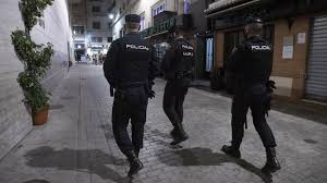 Se establece un toque de queda desde las 23.00 horas hasta las seis de la madrugada, aunque puede ser modulado por las 17 jóvenes fueron detenidos por realizar fiesta en pleno toque de queda en san miguel video. Granada Se Queda De Momento Sin Toque De Queda Nocturno