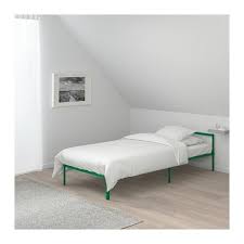 Seperti desain kamar asal negeri sakura yang terkenal simple dengan kasur lesehan yang cocok untuk kamar sempit. Yuk Dekor Ulang Kamar Ala Tumblr Lengkap Dengan Total Biaya Nih