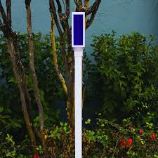 This white picket driveway marker looks great. Patriot Lighting Solar Led Driveway Marker Light At Menards