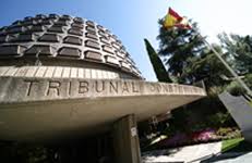 Un tribunal constitucional o corte constitucional es un órgano jurisdiccional que es responsable, principalmente, de hacer efectiva la primacía de la constitución. Tribunal Constitucional De Espana