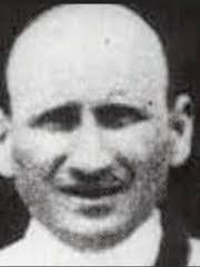 Daniel Elek's Instagram, Twitter & Facebook