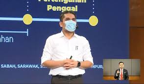 Biodata ustaz ebit lew | dengan tagline 'keluarga sunnah', dan sentiasa menyeru umat islam untuk mengikut cara hidup baginda nabi saw, sudah cukup membuatkan ebit irawan bin ibrahim lew atau nama komersialnya 'ustaz ebit lew' disegani dalam kalangan masyarakat malaysia. Ustaz Ebit Lew Offering Free Samsung Tablets For Students In Need Trp