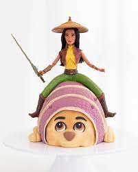 En el fantástico mundo de kumandra, humanos y dragones vivieron juntos hace mucho tiempo. Raya Y El Ultimo Dragon Torta Pastel Decorado Con Muneca Tan Dulce