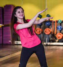 Discover the full range of on's apparel & accessories. Sporty Outfits For Pakistani Girls 30 Cool Gym Looks For Girls