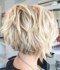 Carre Plongeant 40 Idees Pour Un Nouveau Style Femmes References Et bonne nouvelle, il s'adapte à tous les types de cheveux et à tous les types de visage. carre plongeant 40 idees pour un