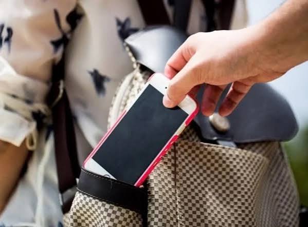 Um aparelho celular é roubado ou furtado no DF a cada 20 minutos