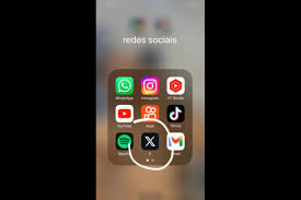 Twitter adota novo logo com X e usuários comparam com site pornô Xvideos