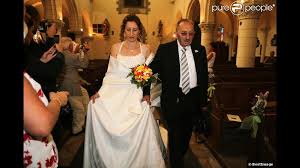 Thierry Olive Et Annie Lors De Leur Mariage Religieux En L Eglise De Gavray Le 14 Septembre 2012 Purepeople