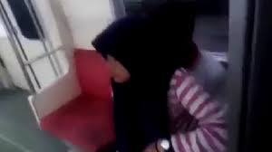 Kumpulan gambar lucu banget yang kocak dan paling unik (bergerak, animasi kartun, kata kata bahasa jawa & sunda). Dua Abg Kepergok Berpangkuan Di Krl Celana Si Lelaki Basah Saat Diperiksa Petugas Tribunnews Com Mobile