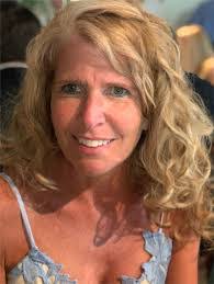 Ellen Miles's Instagram, Twitter & Facebook