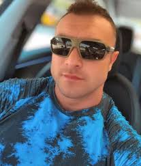 Hi. Excited to join this group. I am a senior rider who is 6'6"tall. I'd  like to get an electric trike. Are there any bike manufacturers that make a  bike that would