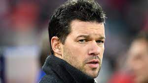 Günter theodor netzer (* 14.september 1944 in münchen gladbach, heute mönchengladbach) ist ein ehemaliger deutscher fußballprofi, der zehn jahre für borussia mönchengladbach und ab 1973 drei jahre für real madrid spielte. 9xroypj1pnoiom