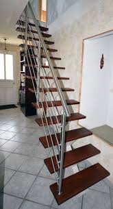 Larges gammes de coloris et résistances accrues notamment à l'humidité. Escalier Avec Un Limon Central Blanc