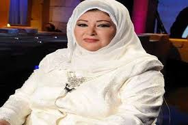 أكدت الفنانة عفاف شعيب علي التزامها بالحجاب حتي دخولها القبر وأنها لا تعرف سبب خلع بعض الفنانات الحجاب في الفترة الأخيرة، وكشف كواليس انفصالها عن زوجها. Ø§ÙÙÙØª ÙÙØ¬Ø¹ Ø¹ÙØ§Ù Ø´Ø¹ÙØ¨ ÙÙ Ø´ÙÙÙØªÙØ§ ÙØªØ´ÙÙØ¹ Ø§ÙØ¬ÙØ§Ø²Ø© Ø¨Ø­Ø¶ÙØ± Ø£ÙØ±Ø§Ø¯ Ø§ÙØ£Ø³Ø±Ø© ÙÙØ· Ø³ÙØ¯ØªÙ