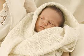 Eingewickelt in die wolldecke von disana fühlt sich ihr baby wohlig eingekuschelt. Bio Baby Strickdecke Von Disana Merino Wolldecken Babydecken Online Bestellen Bei Bettwaren In Bio Qualitat