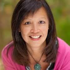 Lisa Handley (@paperandponder)