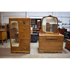 In corner units and wall units for beds and dressers, and even a very fetching vanity, an art deco bedroom set is the perfect way to make your bedroom unique, but still give it a look that will make you smile, everytime you go into your well designed bedroom. Antique Art Deco Waterfall Style Bedroom Dresser With Mirror Chairish