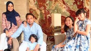 Bunga terakhir mp3 & mp4. Download Lagu Bunga Terakhir Ciptaan Bebi Romeo Saksi Kisah Cinta Dengan Meisya Siregar Tribunnews Com Mobile