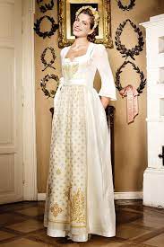 Check spelling or type a new query. 10 Bezaubernde Gossl Hochzeitstracht Fur Den Schonsten Tag Ideen Hochzeitstracht Braut Dirndl Dirndl
