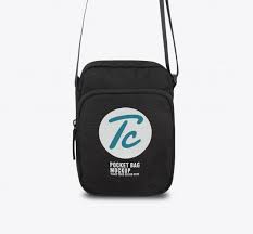 Black Pocket Bag Mockup Template For Your Design Em 2020 Maquete Modelos Preto