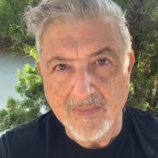 Charles Domery fue de esas personas que habría que hacerle una película,  por que su caso fue tan peculiar que hasta el día de hoy sigue siendo un  misterio. Charles Domery era