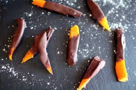 Ecorces D Agrumes Confites Et Orangettes Au Chocolat Pierre Herme Royal Chill Blog Cuisine Voyage Et Photographie Orangettes Au Chocolat Orangettes Recette Orange