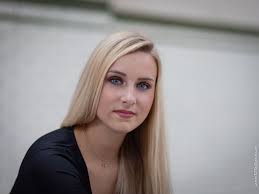 Monique van den Berg