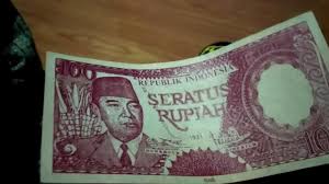 Mimpi dikasih uang mempunyai arti bahwa anda dipercayai oleh banyak orang, dihormati banyak orang dan juga mendapat kesuksesan serta keselamatan. Unik Uang Kertas Bergambar Presiden Sukarno Ini Bisa Melengkung Dengan Sendirinya Youtube