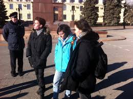 кндр ким чен ын расстрелял уснувшего на заседании министра Gej Piket V Lipecke Zabrosali Pomidorami